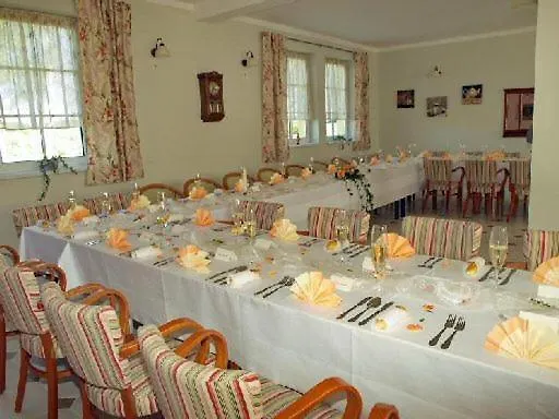 可咯尼酒店 3* Křivoklát